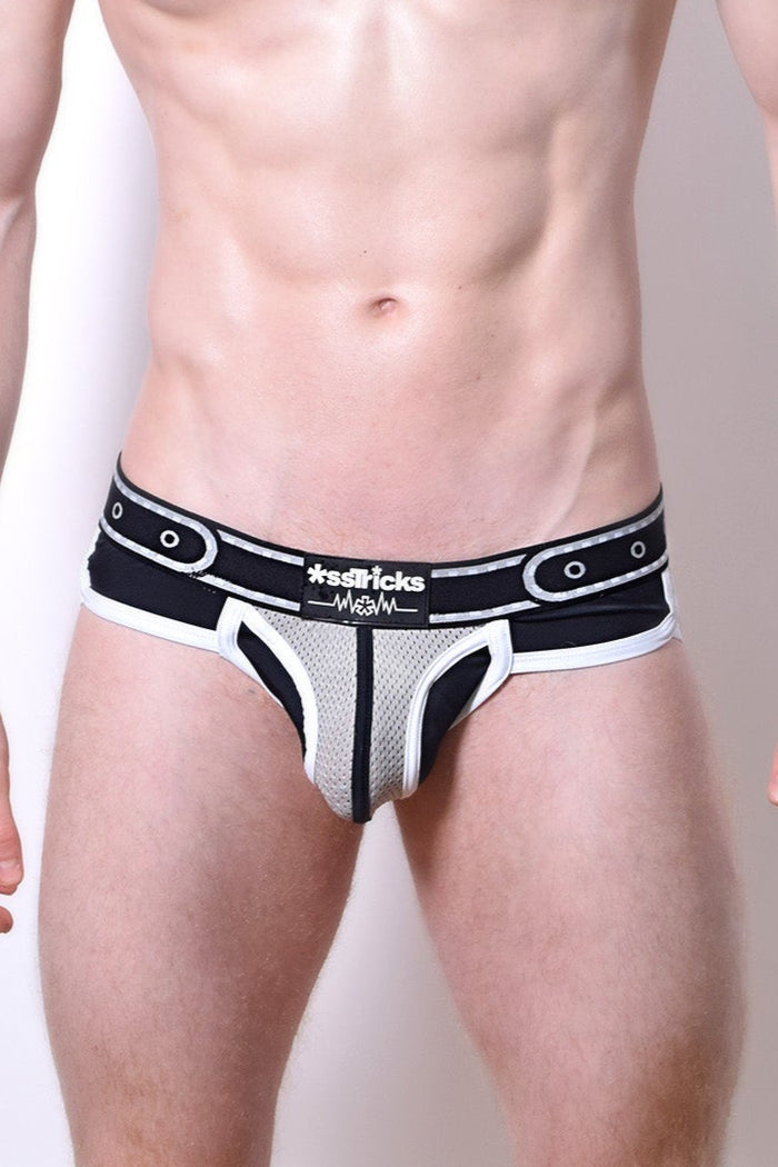 *sstricks Comicaze Brief